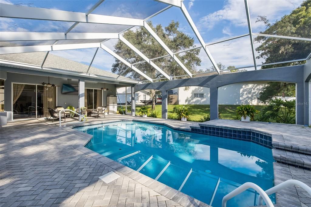 For Sale: $599,000 (5 beds, 3 baths, 2944 Square Feet)