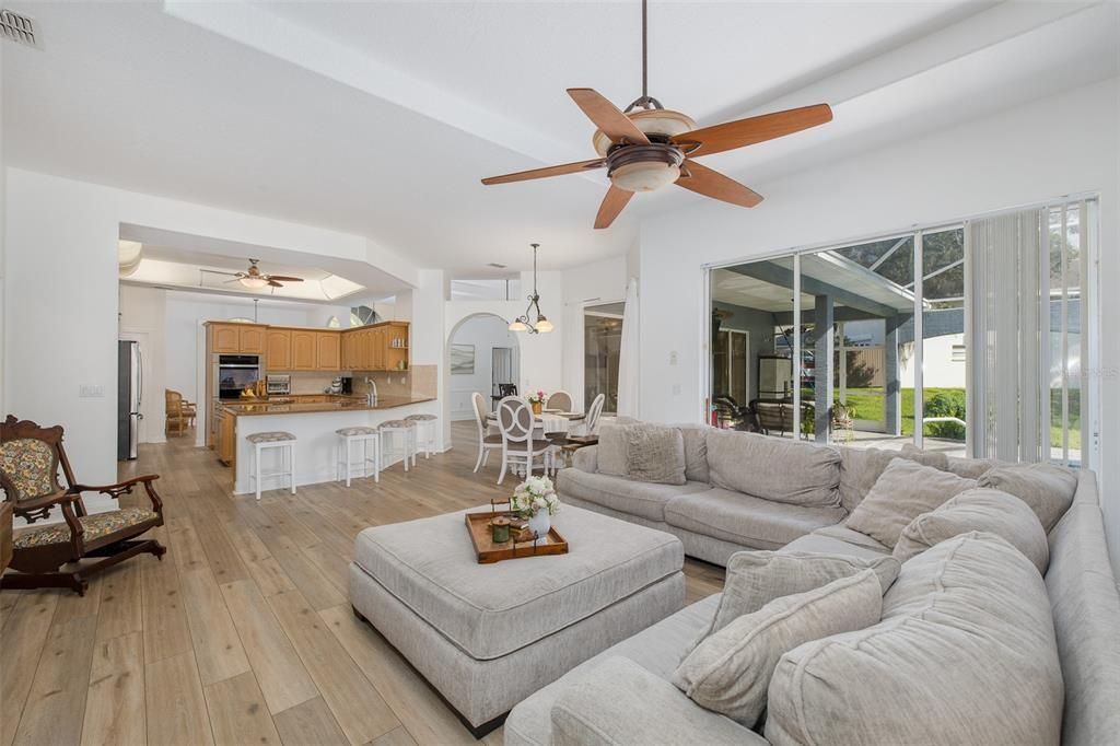 For Sale: $599,000 (5 beds, 3 baths, 2944 Square Feet)