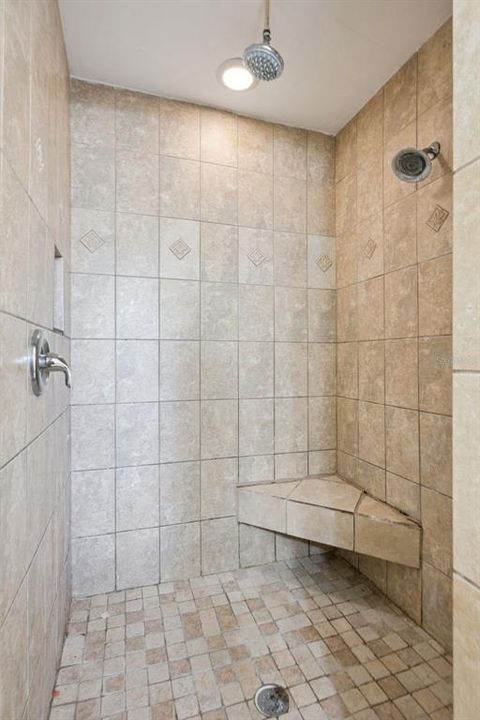 En Venta: $529,000 (4 camas, 2 baños, 1492 Pies cuadrados)