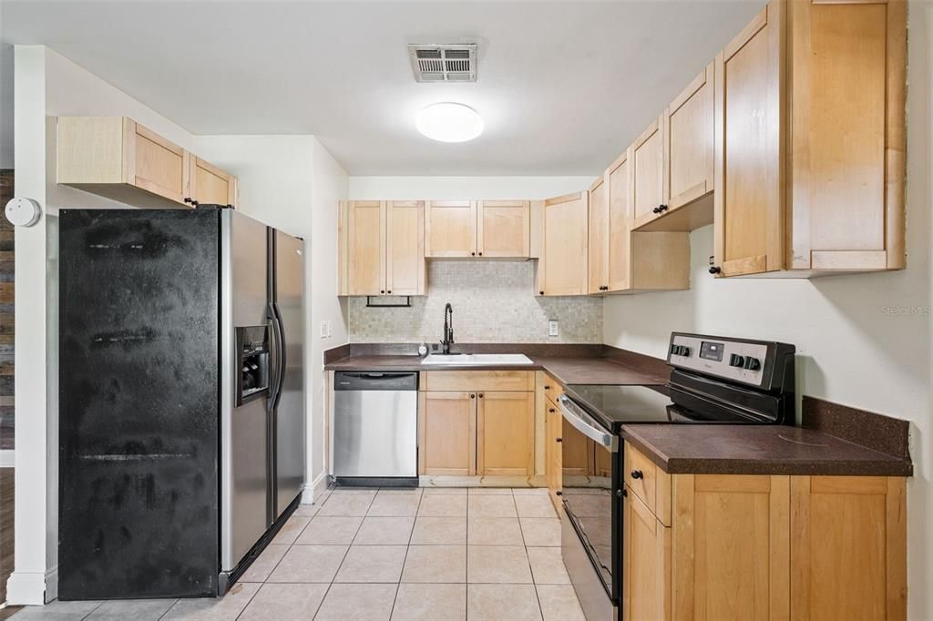 En Venta: $529,000 (4 camas, 2 baños, 1492 Pies cuadrados)