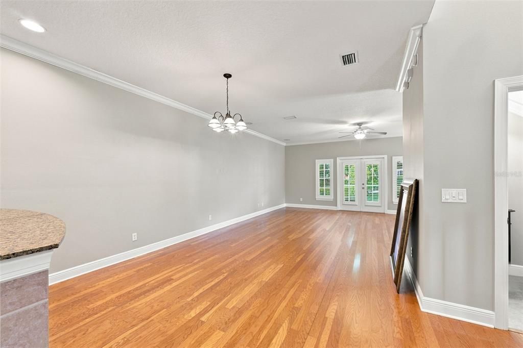 For Rent: $2,800 (3 beds, 3 baths, 2085 Square Feet)