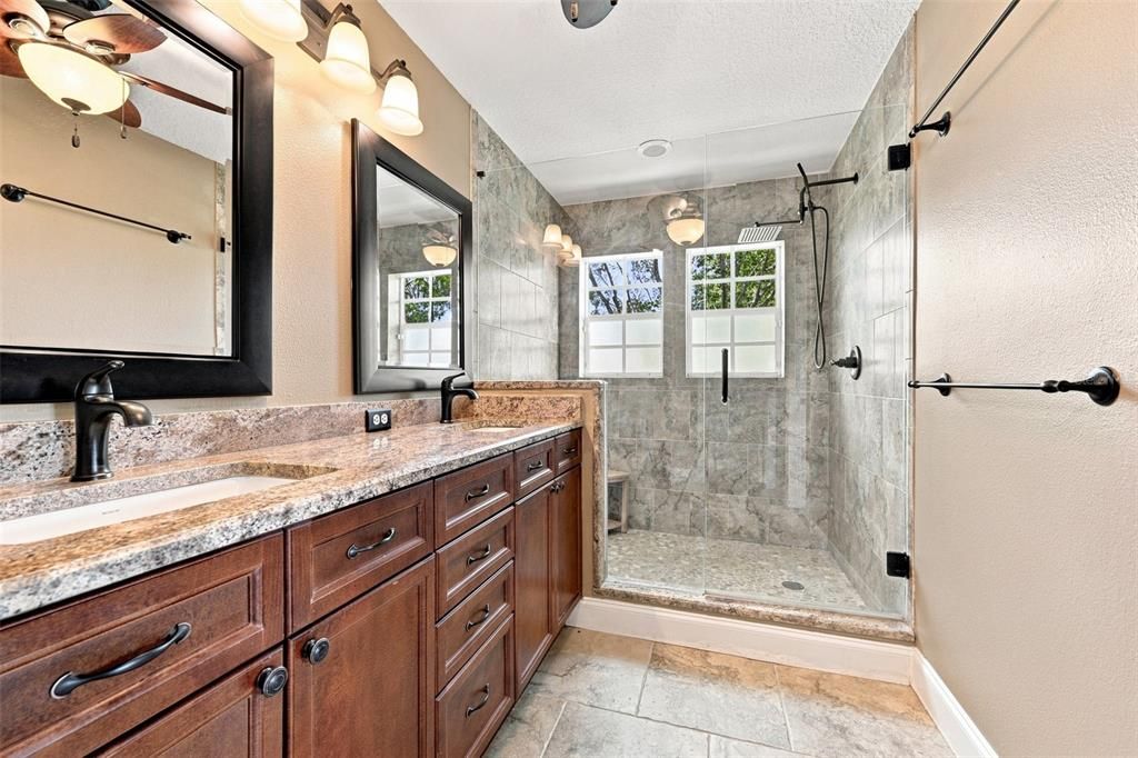For Rent: $2,800 (3 beds, 3 baths, 2085 Square Feet)