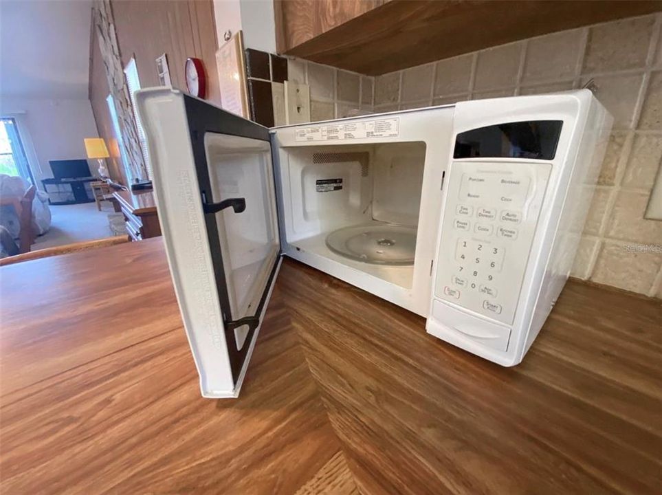 На продажу: $149,500 (2 спален, 2 ванн, 1320 Квадратных фут)