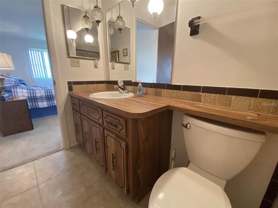 На продажу: $149,500 (2 спален, 2 ванн, 1320 Квадратных фут)