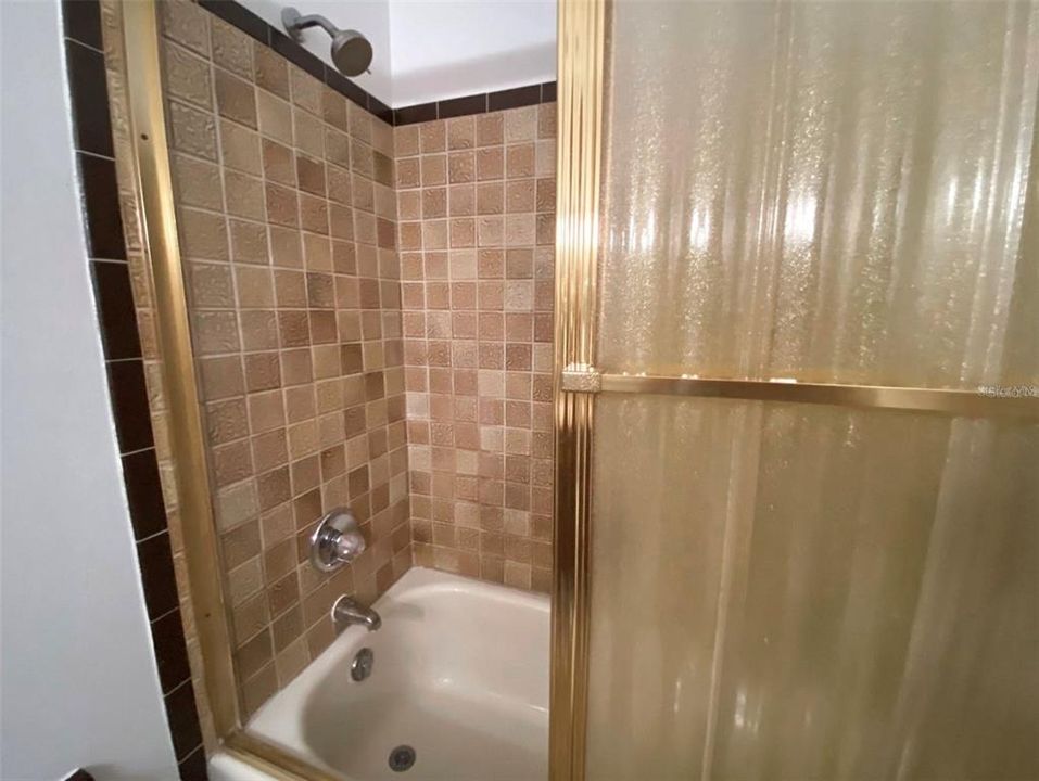 На продажу: $149,500 (2 спален, 2 ванн, 1320 Квадратных фут)