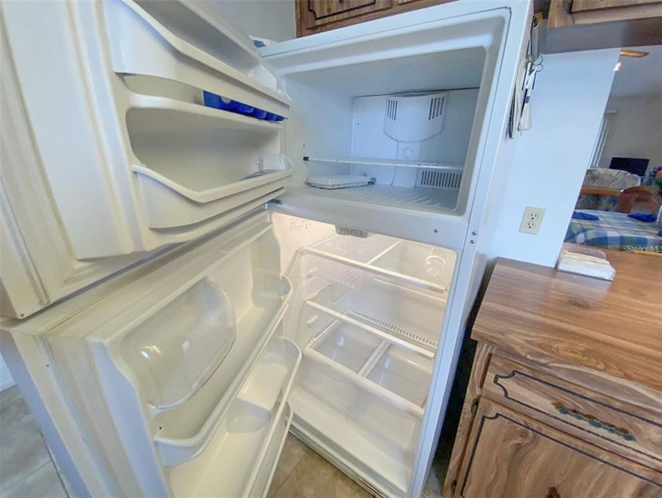 На продажу: $149,500 (2 спален, 2 ванн, 1320 Квадратных фут)
