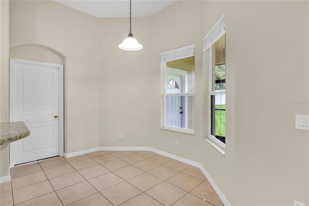 En Venta: $489,999 (3 camas, 2 baños, 2142 Pies cuadrados)