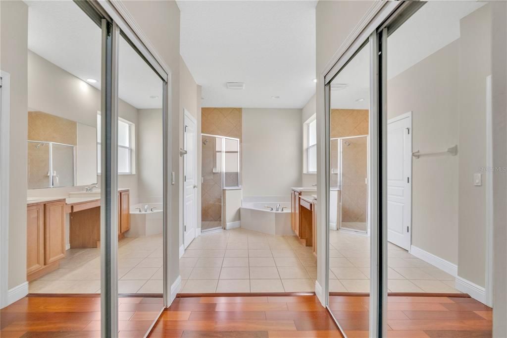 En Venta: $489,999 (3 camas, 2 baños, 2142 Pies cuadrados)