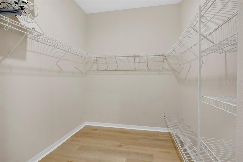 En Venta: $489,999 (3 camas, 2 baños, 2142 Pies cuadrados)