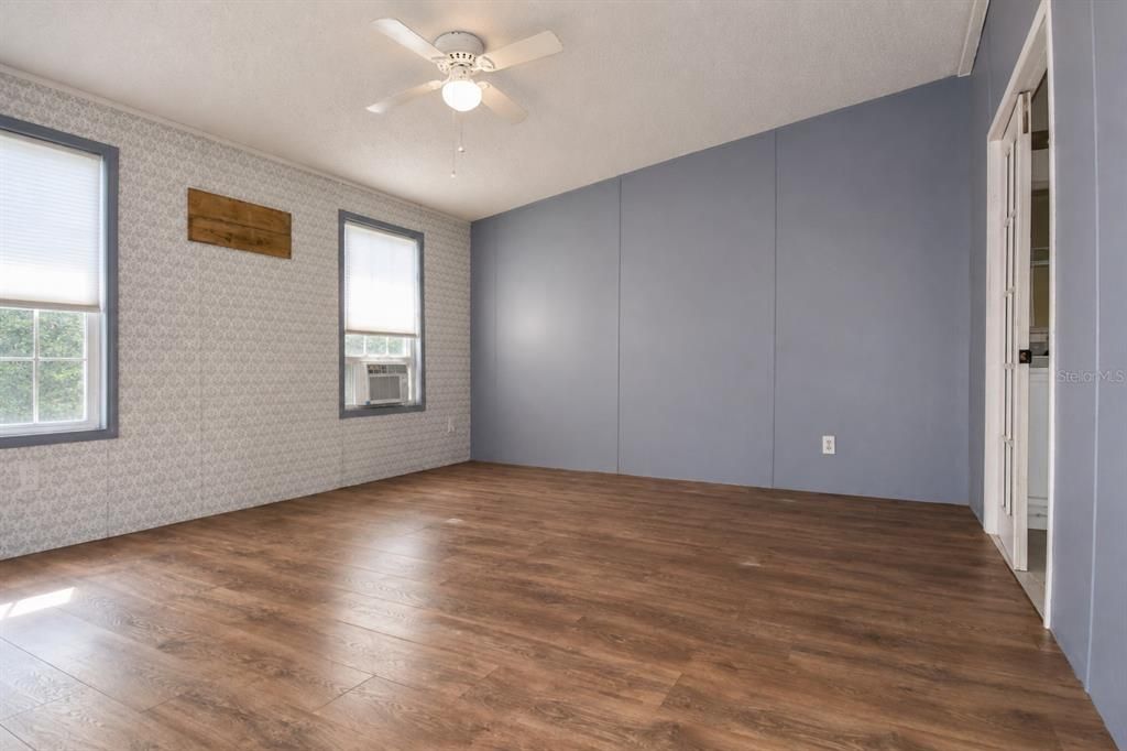 En Venta: $215,500 (3 camas, 2 baños, 1431 Pies cuadrados)