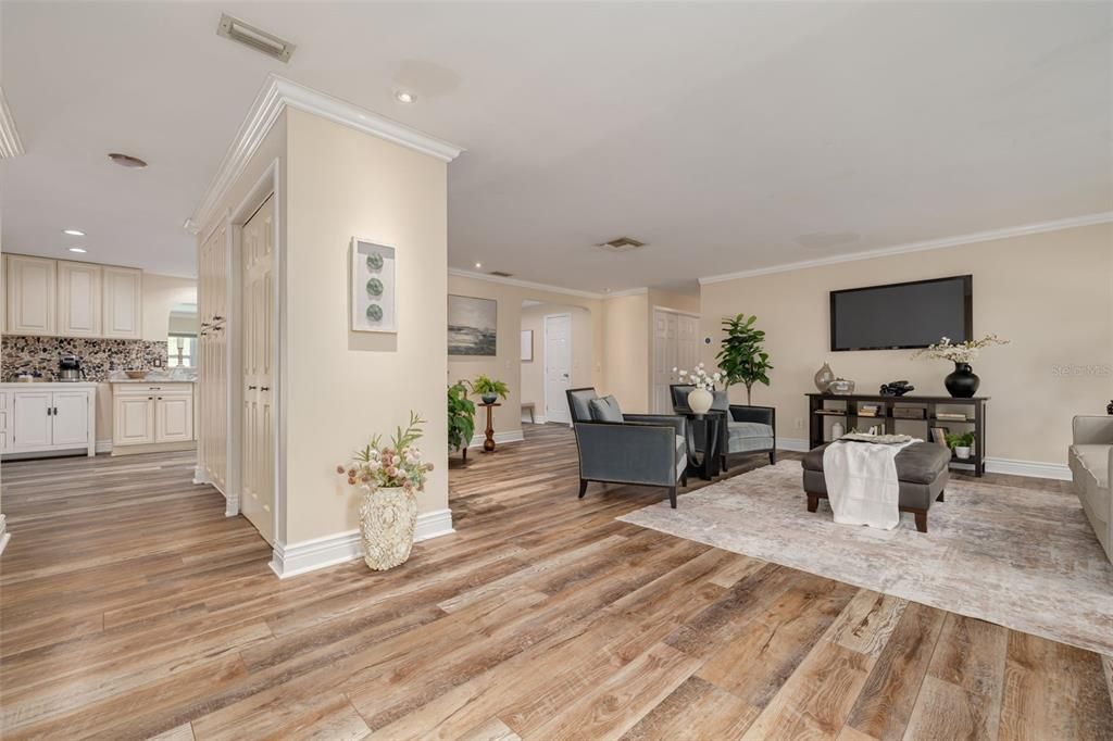 Active With Contract: $875,000 (4 beds, 3 baths, 2892 Square Feet)
