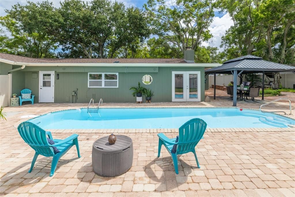 Active With Contract: $875,000 (4 beds, 3 baths, 2892 Square Feet)