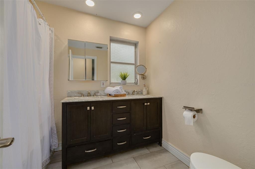 Active With Contract: $875,000 (4 beds, 3 baths, 2892 Square Feet)