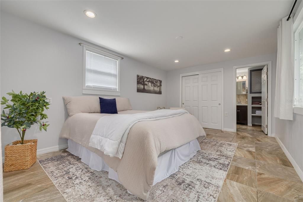 Active With Contract: $875,000 (4 beds, 3 baths, 2892 Square Feet)