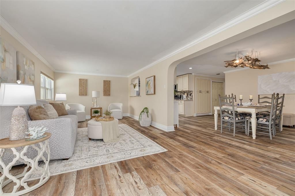 Active With Contract: $875,000 (4 beds, 3 baths, 2892 Square Feet)