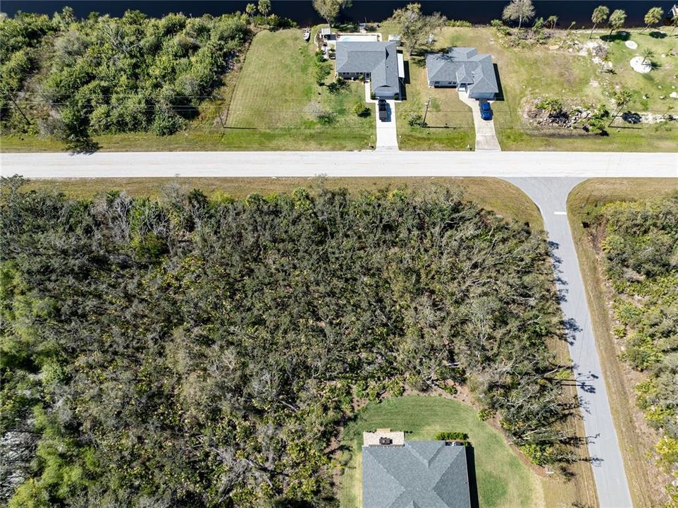 На продажу: $89,990 (0.46 acres)