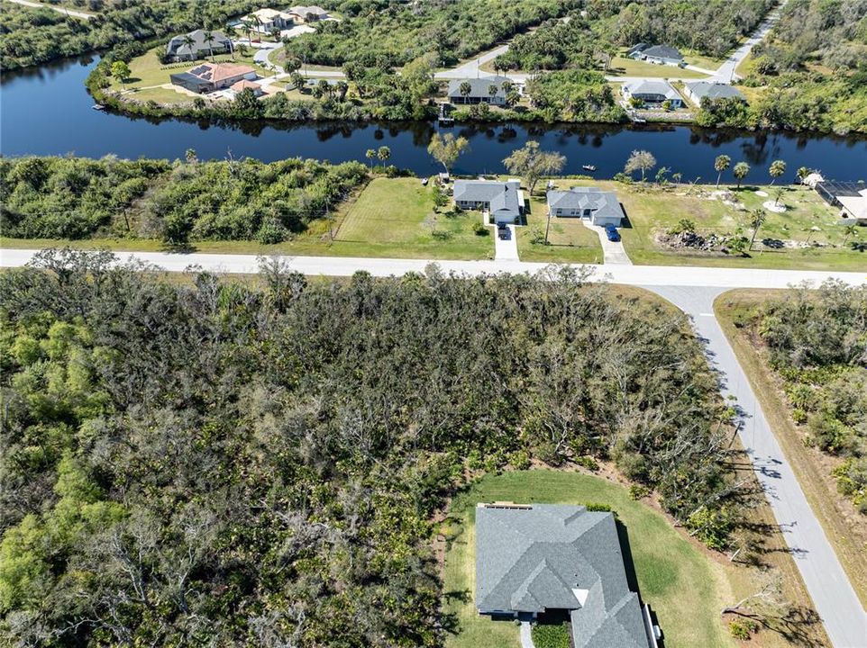 На продажу: $89,990 (0.46 acres)