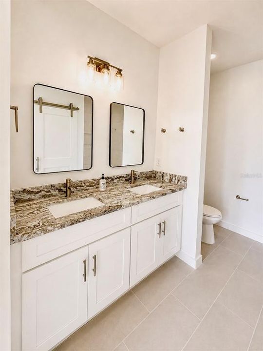 En Venta: $305,000 (4 camas, 2 baños, 1500 Pies cuadrados)