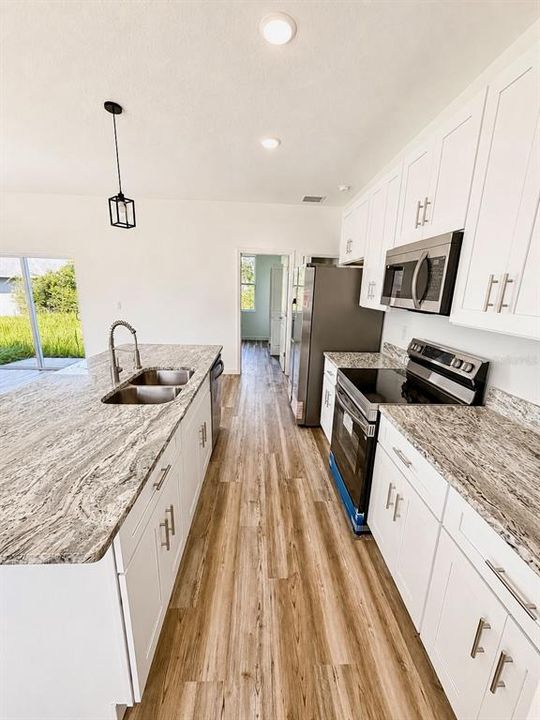En Venta: $305,000 (4 camas, 2 baños, 1500 Pies cuadrados)