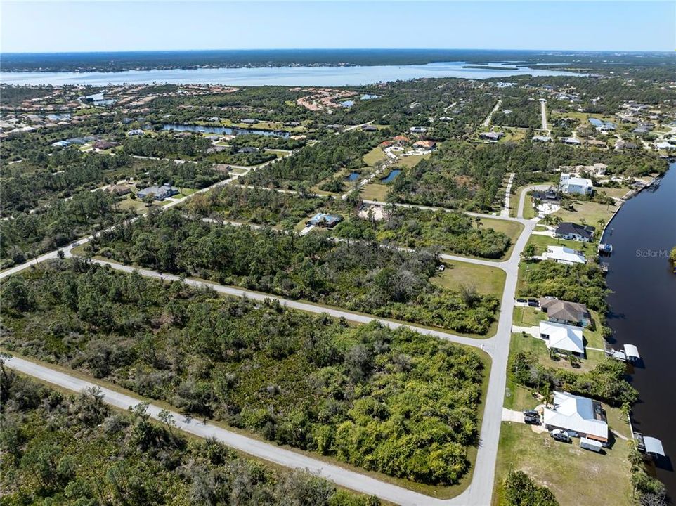 На продажу: $224,900 (1.15 acres)