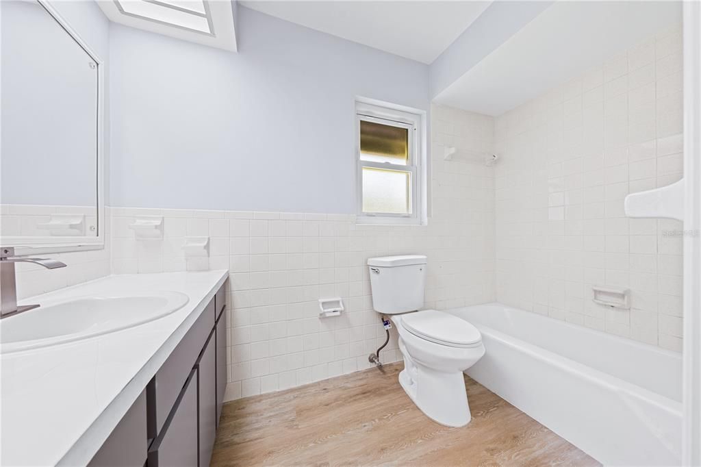 En Venta: $720,000 (4 camas, 3 baños, 2749 Pies cuadrados)