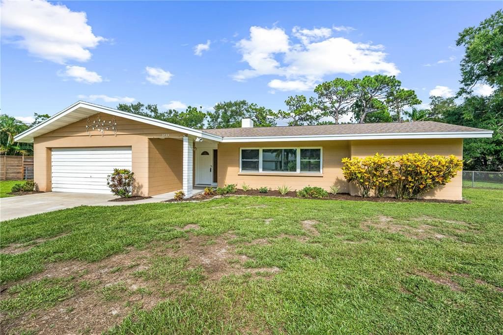 En Venta: $720,000 (4 camas, 3 baños, 2749 Pies cuadrados)
