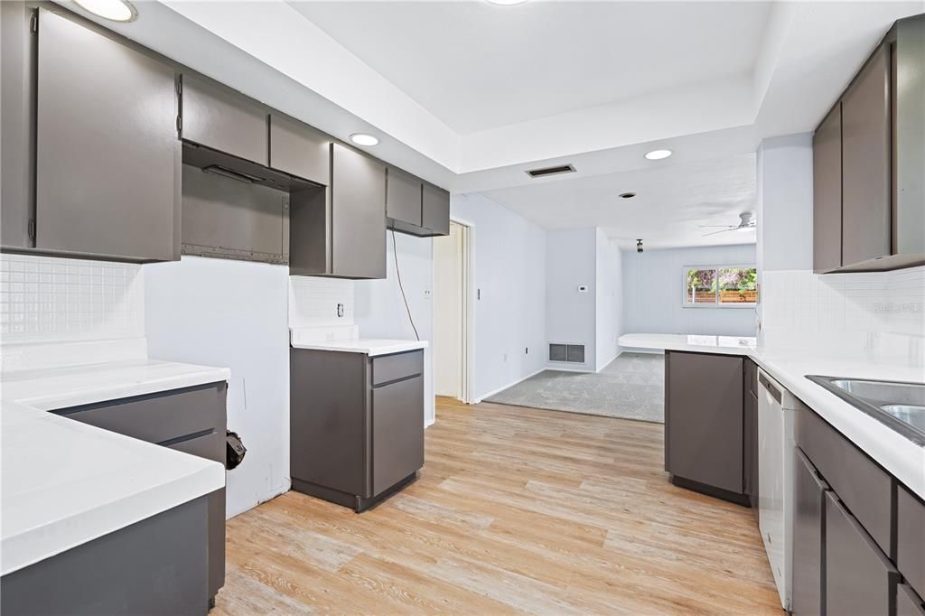 En Venta: $720,000 (4 camas, 3 baños, 2749 Pies cuadrados)