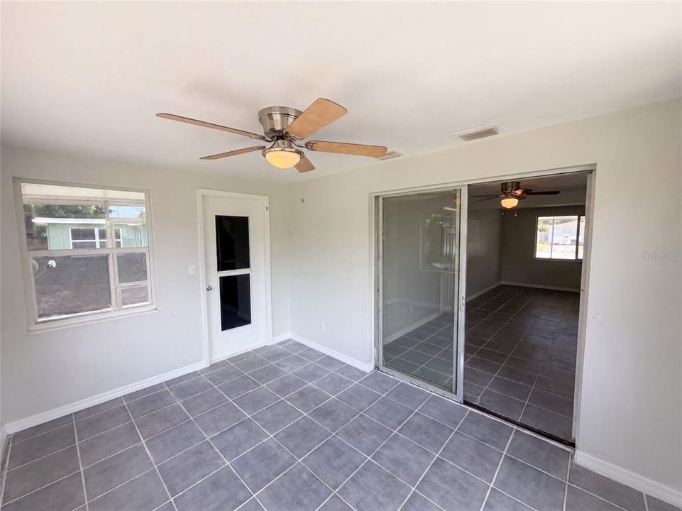 For Sale: $199,000 (2 beds, 1 baths, 1286 Square Feet)