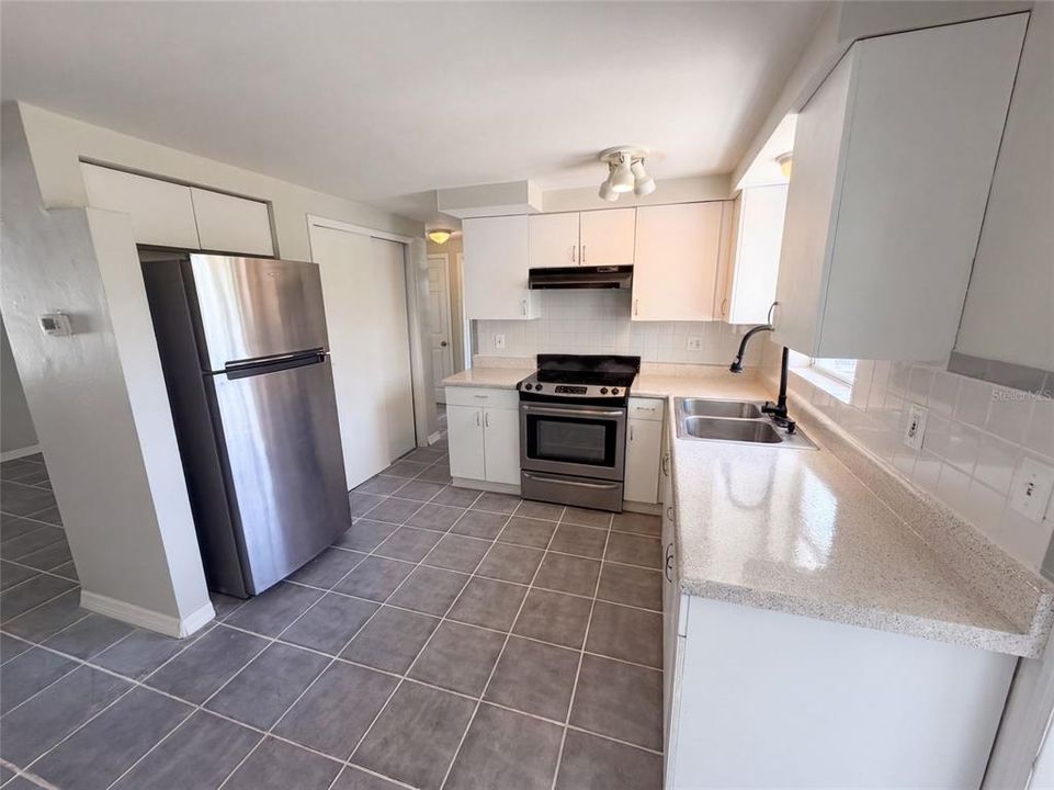 For Sale: $199,000 (2 beds, 1 baths, 1286 Square Feet)