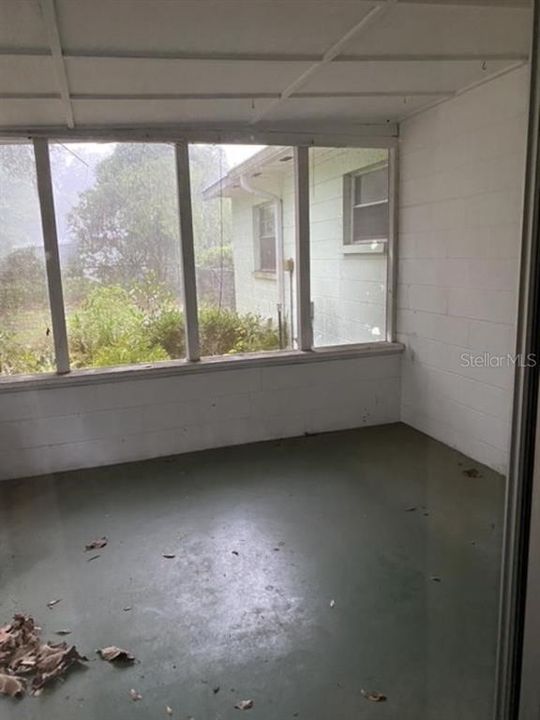 For Sale: $225,000 (3 beds, 2 baths, 1303 Square Feet)