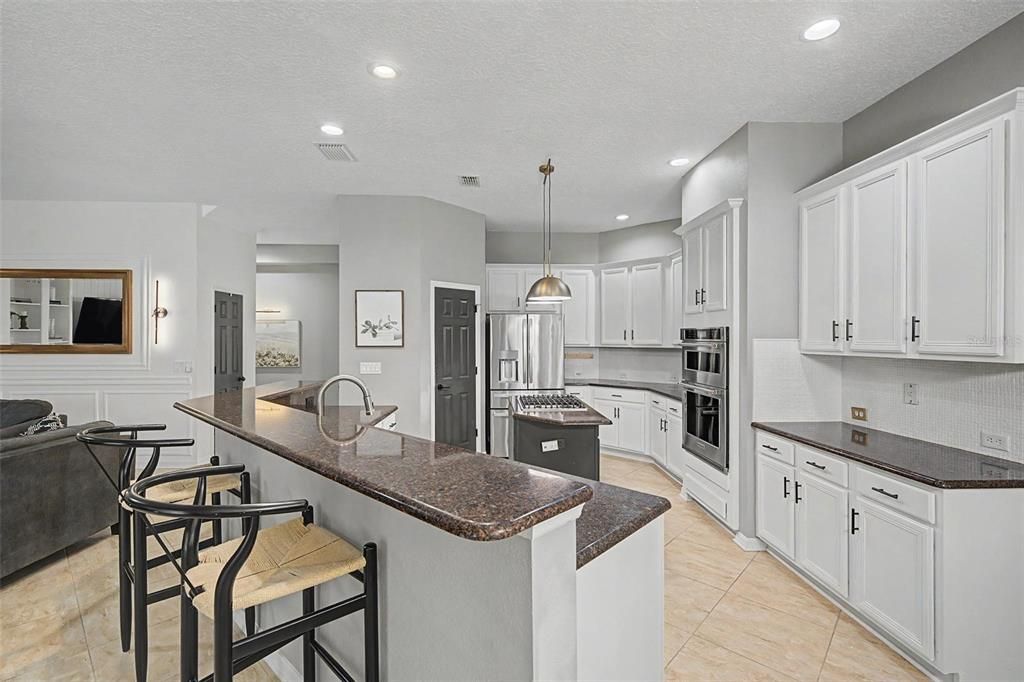 En Venta: $925,000 (4 camas, 3 baños, 3494 Pies cuadrados)