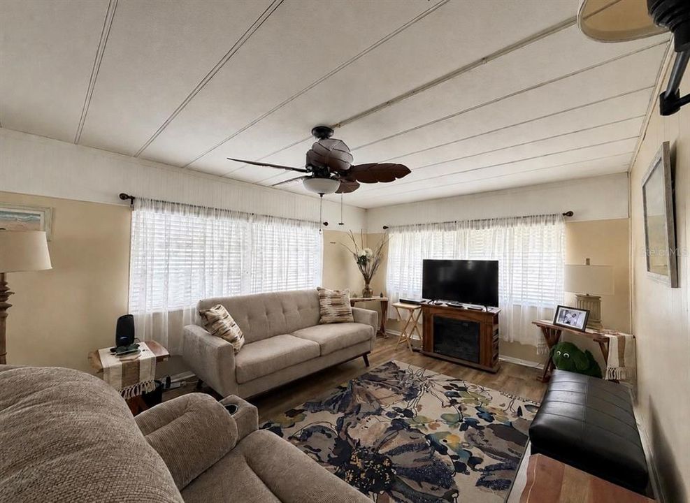 En Venta: $99,000 (2 camas, 1 baños, 756 Pies cuadrados)
