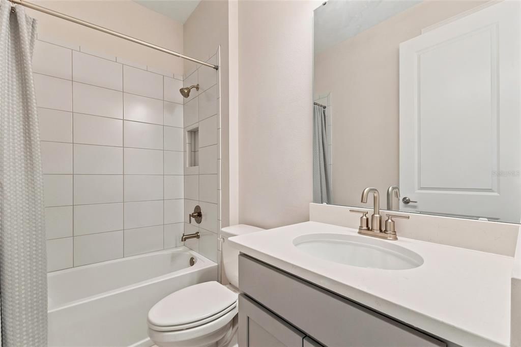 En Venta: $367,000 (3 camas, 2 baños, 1727 Pies cuadrados)