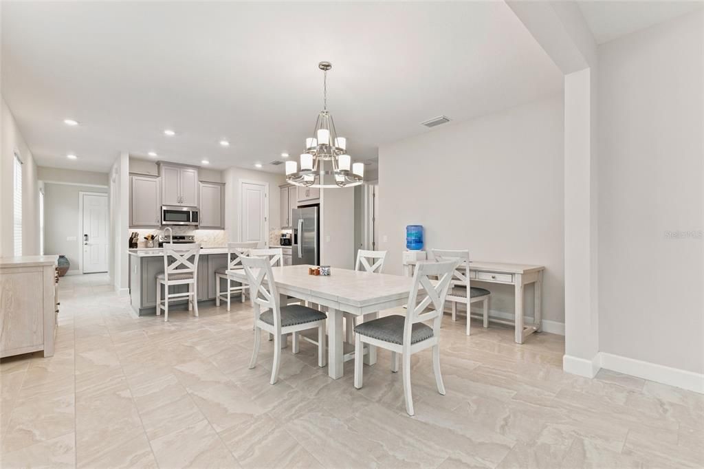 En Venta: $367,000 (3 camas, 2 baños, 1727 Pies cuadrados)