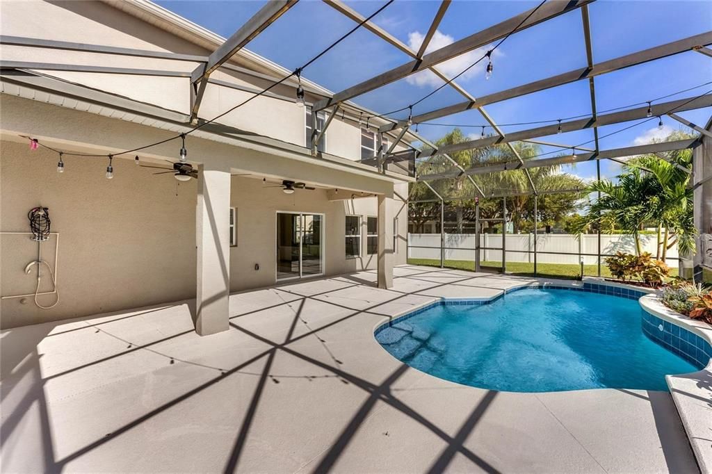 En Venta: $880,000 (4 camas, 2 baños, 2648 Pies cuadrados)