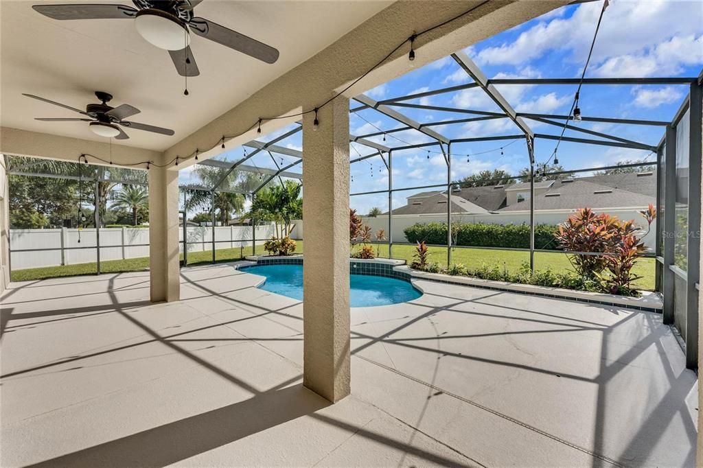 En Venta: $880,000 (4 camas, 2 baños, 2648 Pies cuadrados)