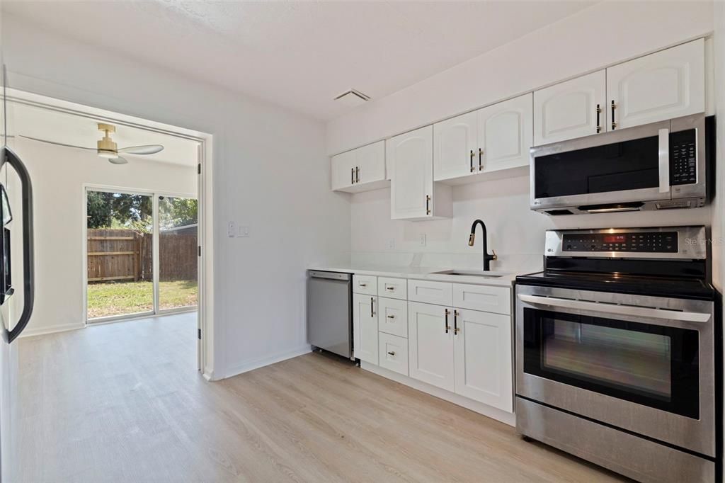 En Venta: $314,900 (2 camas, 1 baños, 901 Pies cuadrados)