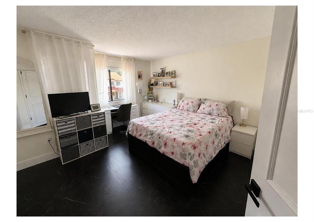 For Sale: $360,000 (4 beds, 2 baths, 1636 Square Feet)