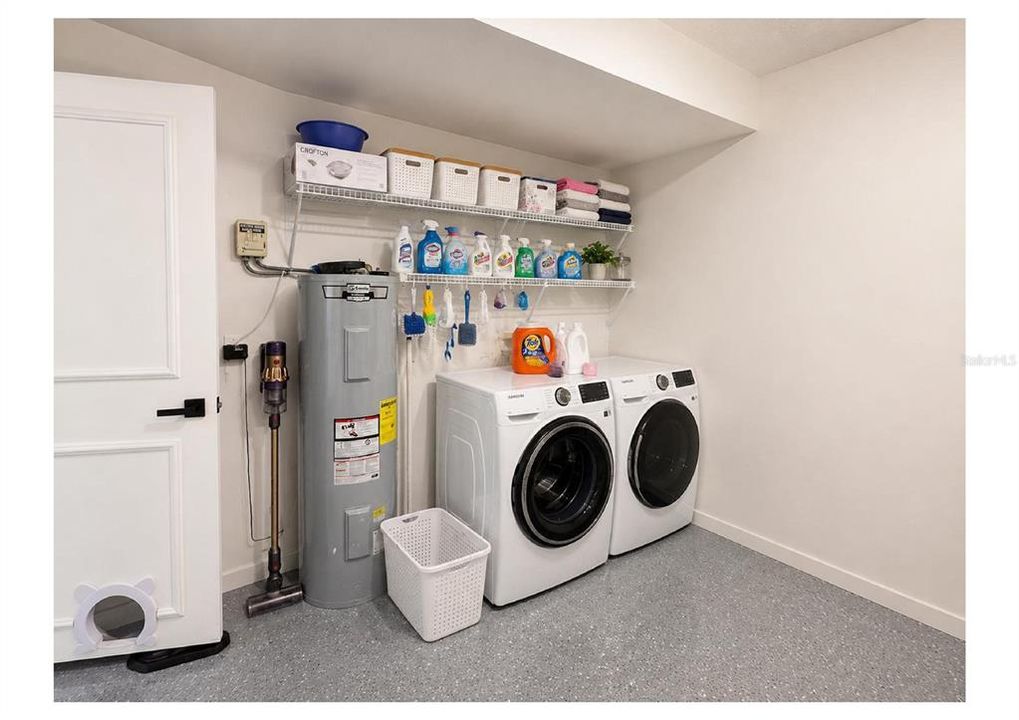 For Sale: $360,000 (4 beds, 2 baths, 1636 Square Feet)