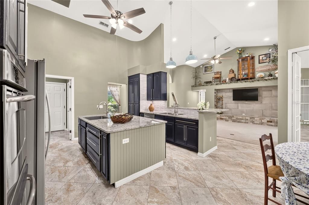 For Sale: $489,900 (3 beds, 2 baths, 2750 Square Feet)