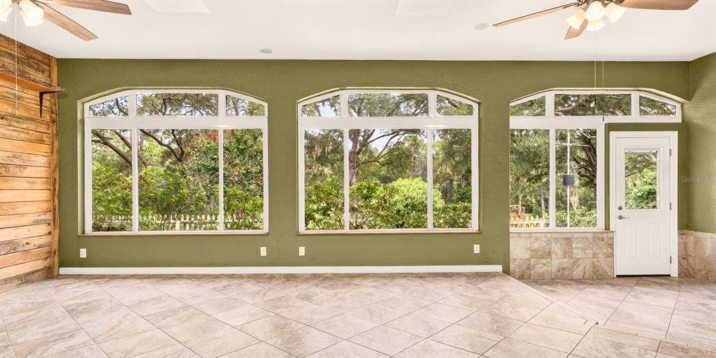 For Sale: $489,900 (3 beds, 2 baths, 2750 Square Feet)