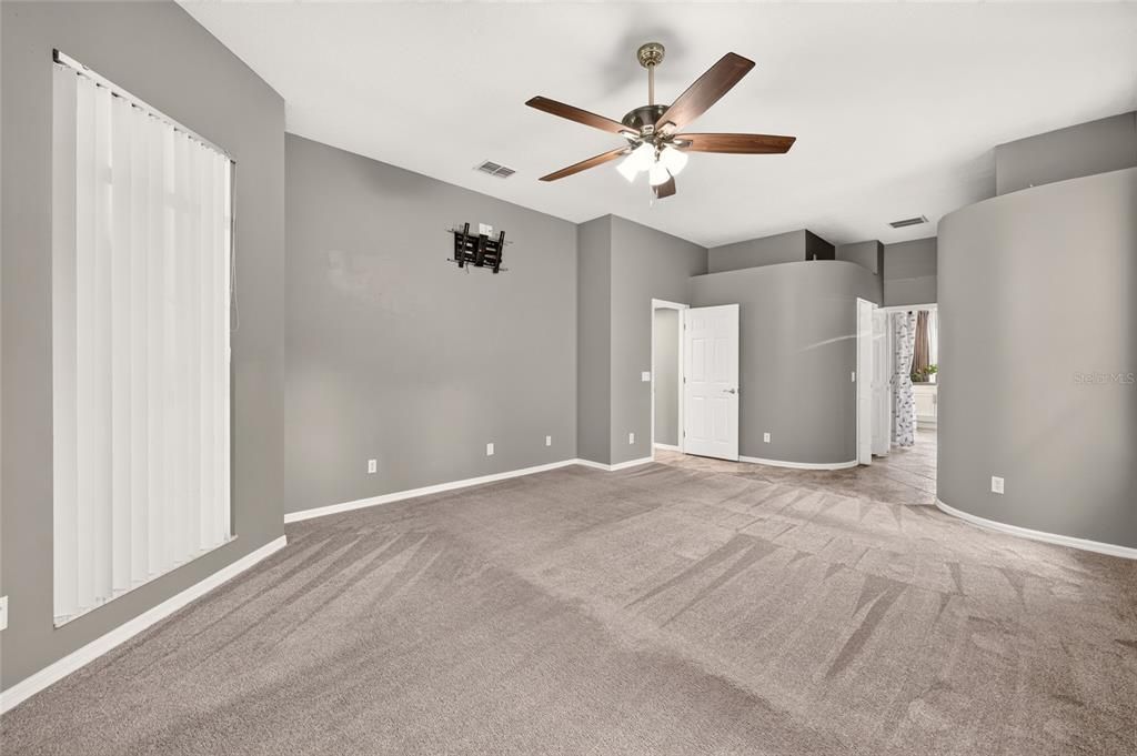 For Sale: $489,900 (3 beds, 2 baths, 2750 Square Feet)