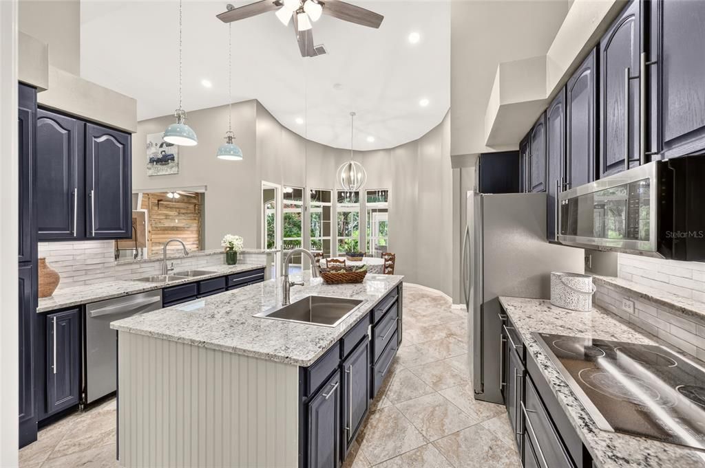 For Sale: $489,900 (3 beds, 2 baths, 2750 Square Feet)