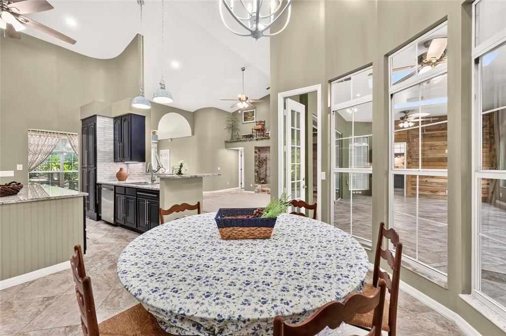 For Sale: $489,900 (3 beds, 2 baths, 2750 Square Feet)