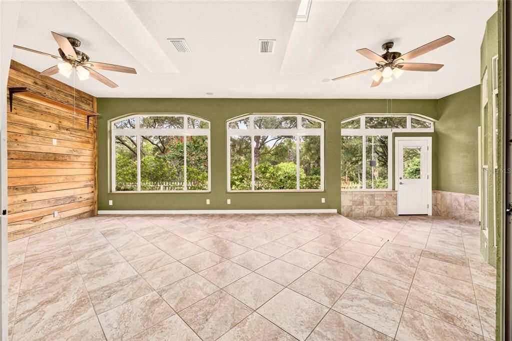 For Sale: $489,900 (3 beds, 2 baths, 2750 Square Feet)