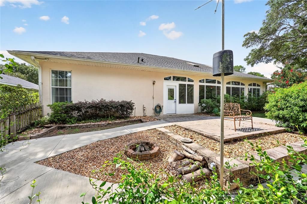 For Sale: $489,900 (3 beds, 2 baths, 2750 Square Feet)
