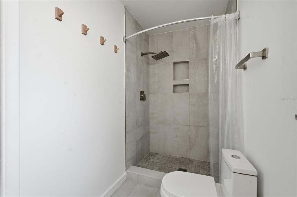 Active With Contract: $469,999 (3 beds, 2 baths, 1387 Square Feet)