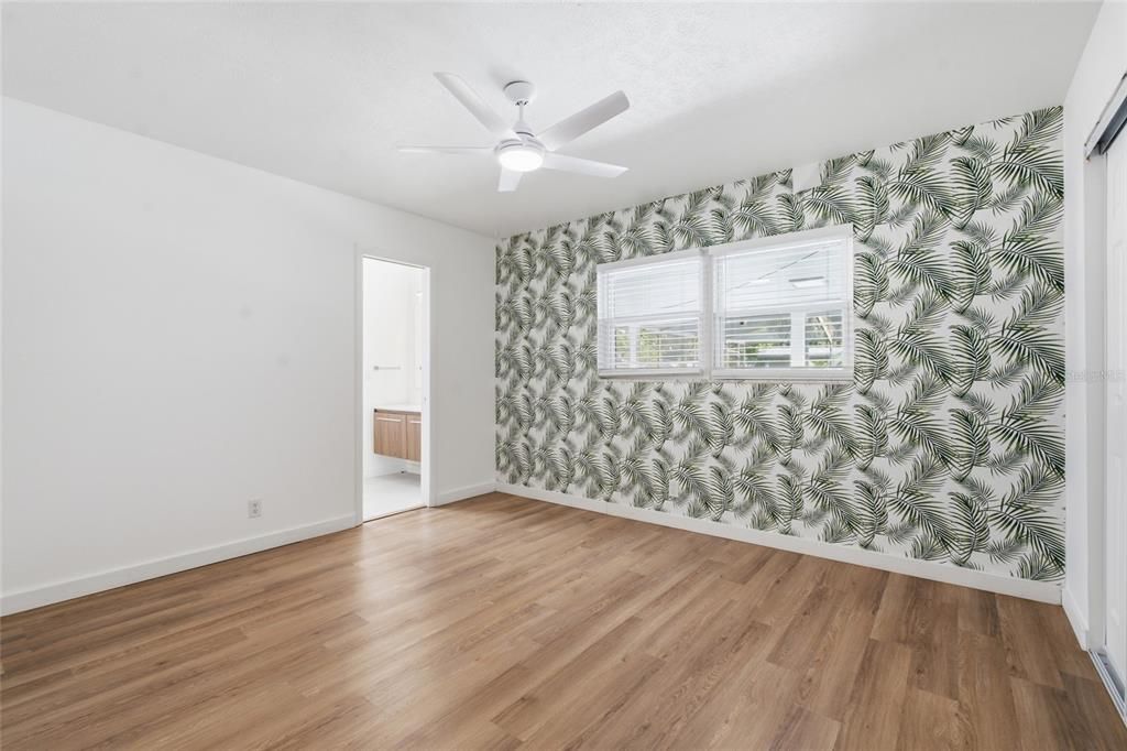 Active With Contract: $469,999 (3 beds, 2 baths, 1387 Square Feet)