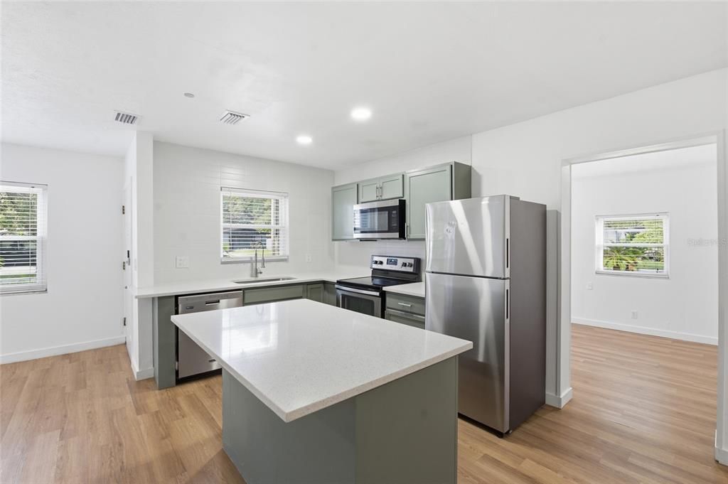 Active With Contract: $469,999 (3 beds, 2 baths, 1387 Square Feet)