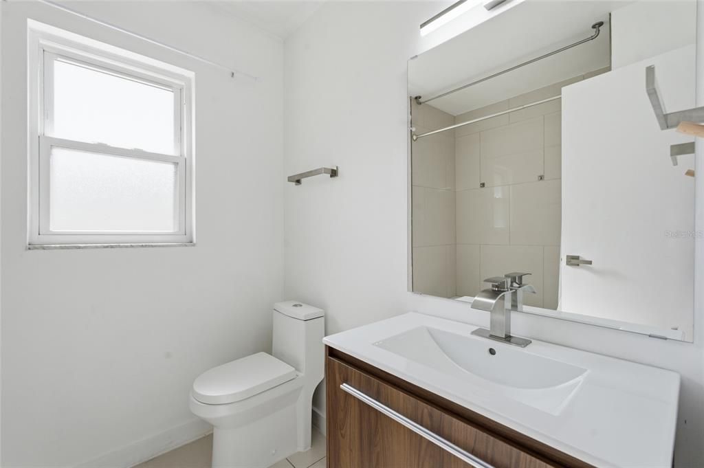 Active With Contract: $469,999 (3 beds, 2 baths, 1387 Square Feet)